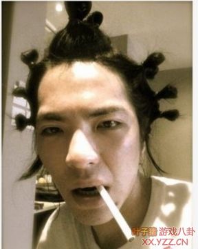 明星自黑有一手 小志小猪说好的偶像肩负呢