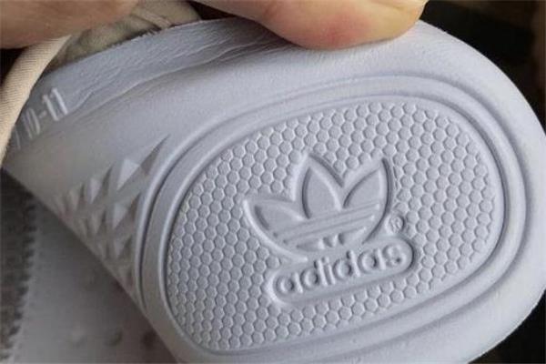 yeezy350粉天使真假对比 椰子350亚限粉天使真假辨别 yeezy350粉天使真假对比 椰子350亚限粉天使真假辨别