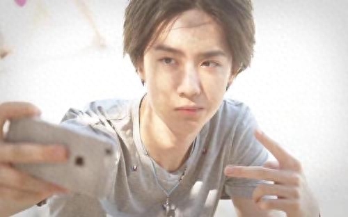 男明星居然也这么瘦?姐妹们,该努力了