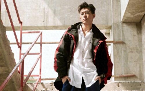 男明星居然也这么瘦?姐妹们,该努力了