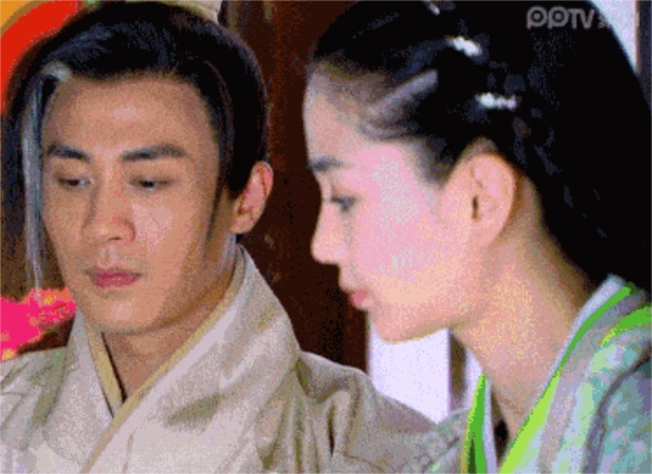 杨颖的绯闻男友有哪些?(黄晓明当初斥资2个亿的婚礼终究化作泡沫)