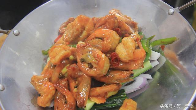 干锅虾最正宗的做法大全(厨师长分享干锅虾家常做法)