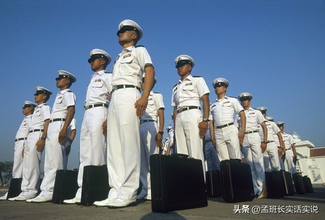 当兵去武警还是解放军?那个更好一些?