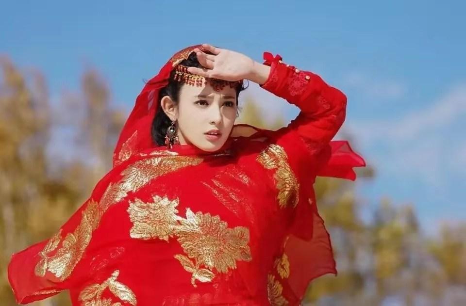 恭喜彭小苒凭《东宫》小枫获得华鼎奖最佳女演员提名 未来可期