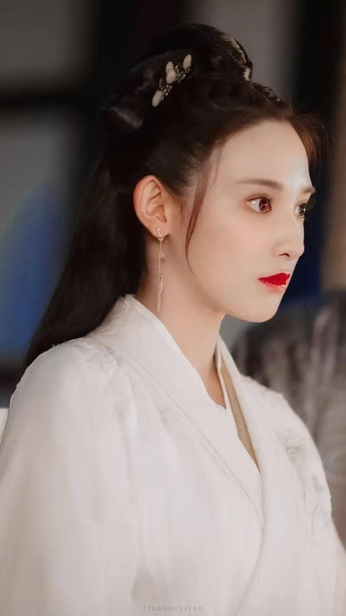 恭喜彭小苒凭《东宫》小枫获得华鼎奖最佳女演员提名 未来可期