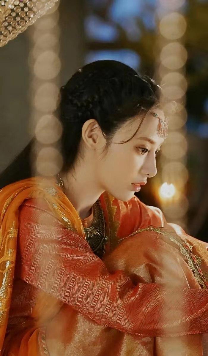 恭喜彭小苒凭《东宫》小枫获得华鼎奖最佳女演员提名 未来可期