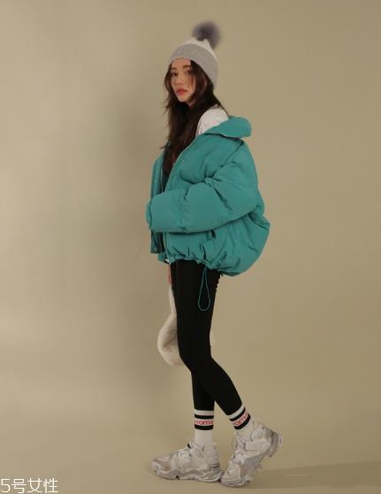 面包服搭配什么包包?让你过年更惊艳 面包服搭配什么包包?让你过年更惊艳