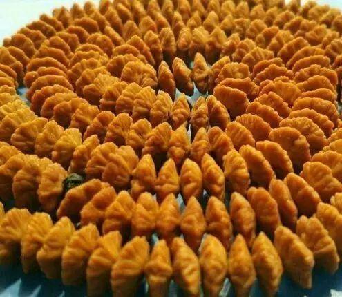 “金叶莲花菩提”,有人叫它钱串子,是一种颜值颇高的冷门文玩