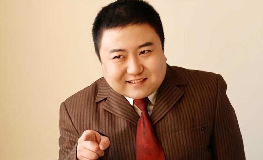 冯巩的学生杨松:他因搭档冯巩春晚爆红,后却成百万诈骗犯