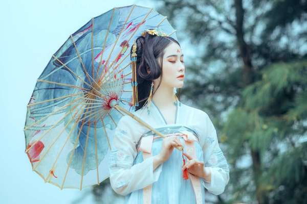 可以用黄金棒按摩眼部去黑眼圈吗? 可以用黄金棒按摩眼部去黑眼圈吗?