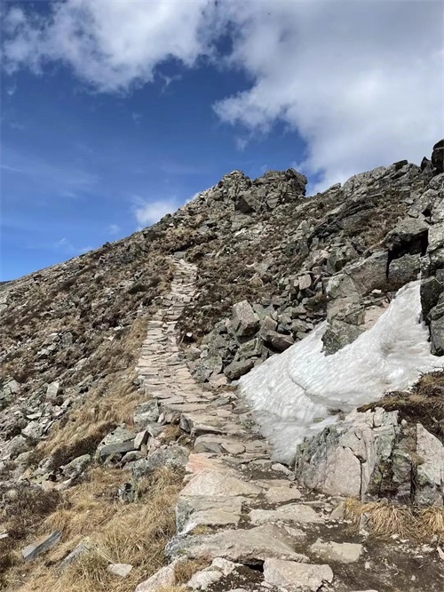 内陆最高峰——秦岭主峰太白山(海拔3767)