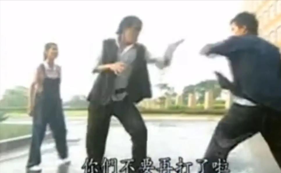 中国动物园的一头马来熊火爆全球!国外网友:它到底是熊还是人?