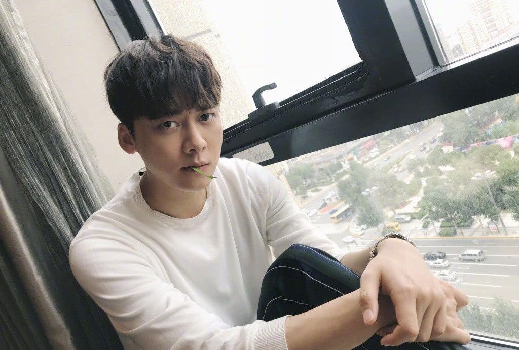 李易峰久违新剧终于来了,一口气官宣2部新剧,剧中女主都很满意