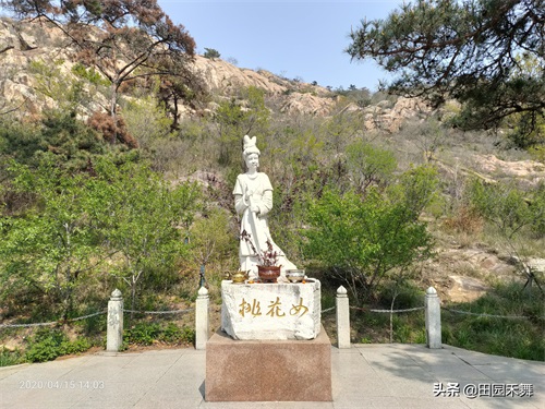 连云港桃花涧景区,不只有桃花,还有将军崖岩画等上古时代遗迹