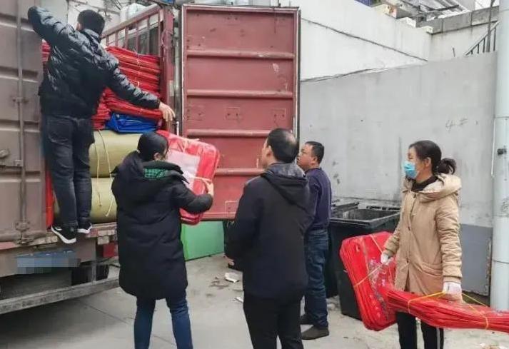 陌生人的温暖:一个被子的故事,传递人间的爱与希望