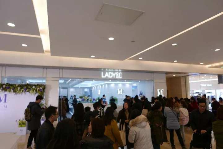一块蛋糕最低也要68元,网红品牌Lady M宣布将关闭中国内地全部门店!9月10日