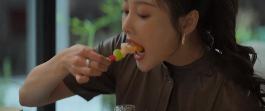 全女班底,咋拍出的爹味