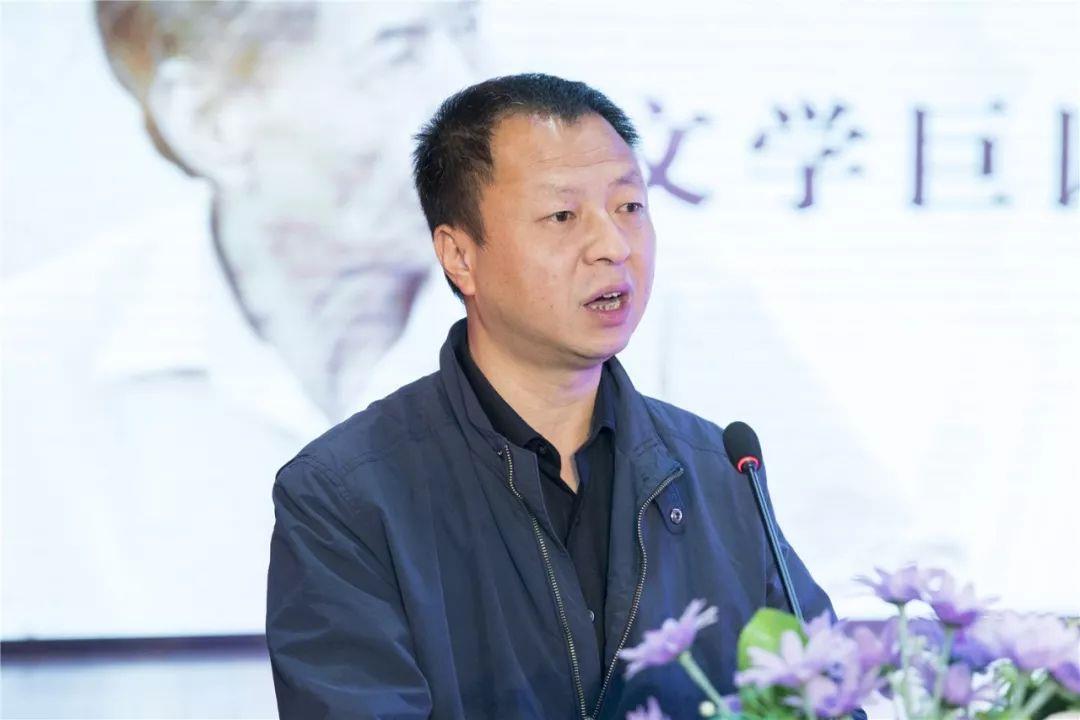 陈忠实的作品有哪些(陕西作家陈忠实的个人资料及代表作品)
