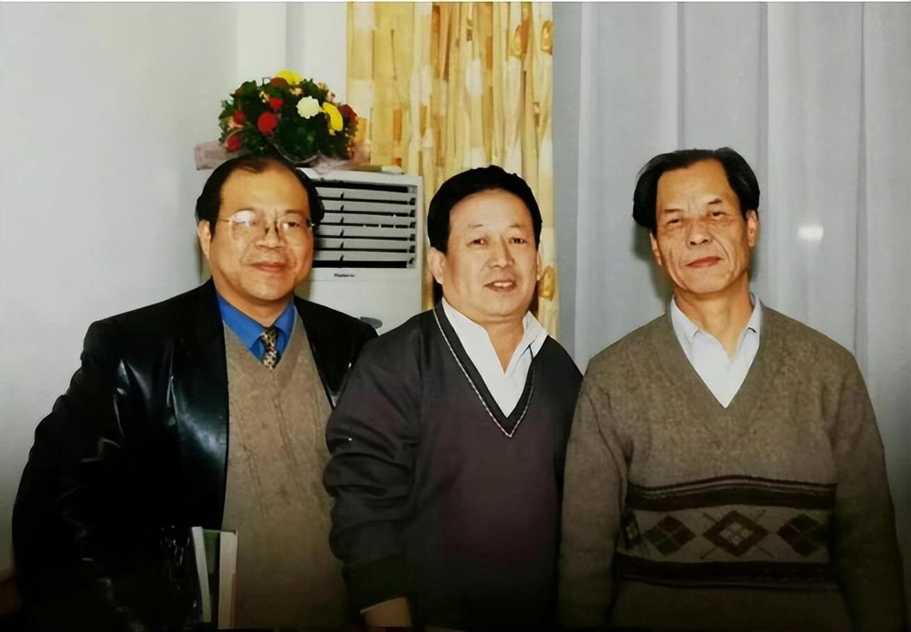 陈忠实的作品有哪些(陕西作家陈忠实的个人资料及代表作品)