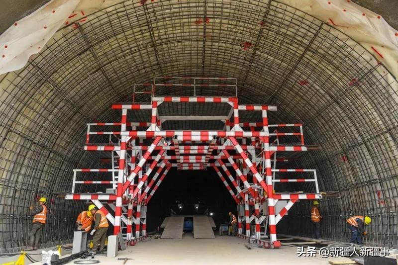 穿越天山隧道 三年后乌鲁木齐至库尔勒自驾只需3小时