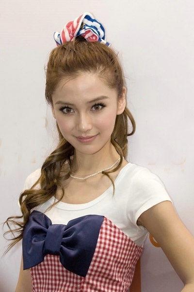 baby嫩模时期的照片(嫩模时期的Angelababy,美的惊人)