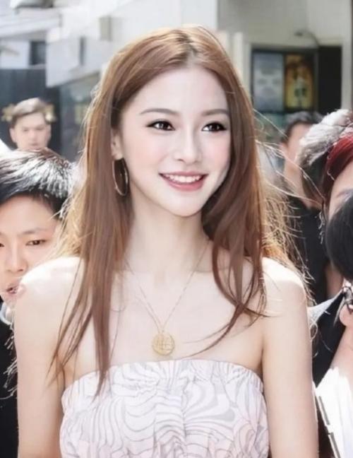 baby嫩模时期的照片(嫩模时期的Angelababy,美的惊人)