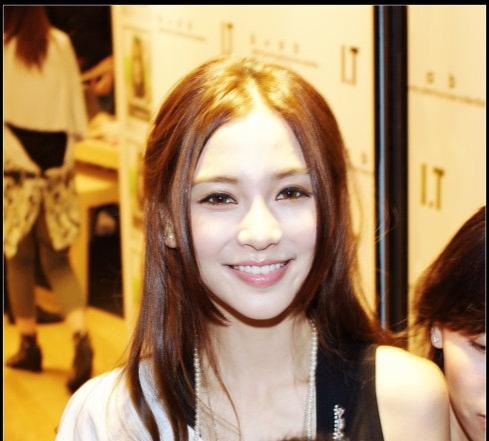 baby嫩模时期的照片(嫩模时期的Angelababy,美的惊人)