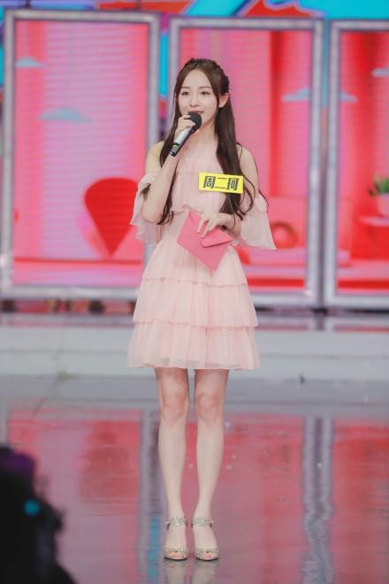 周二珂登上快乐大本营,现场翻唱《告白气球》,小仙女也太美了!