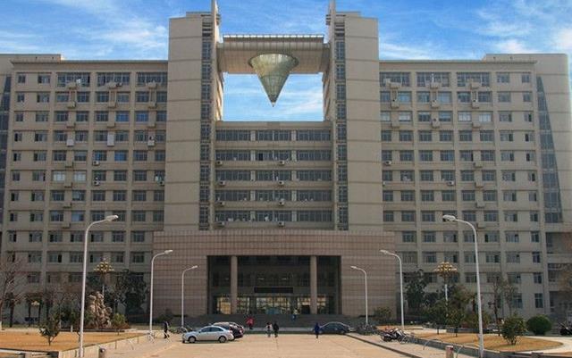 河南这所大学,由二本升为一本,学生却高兴不起来,这是为何呢?