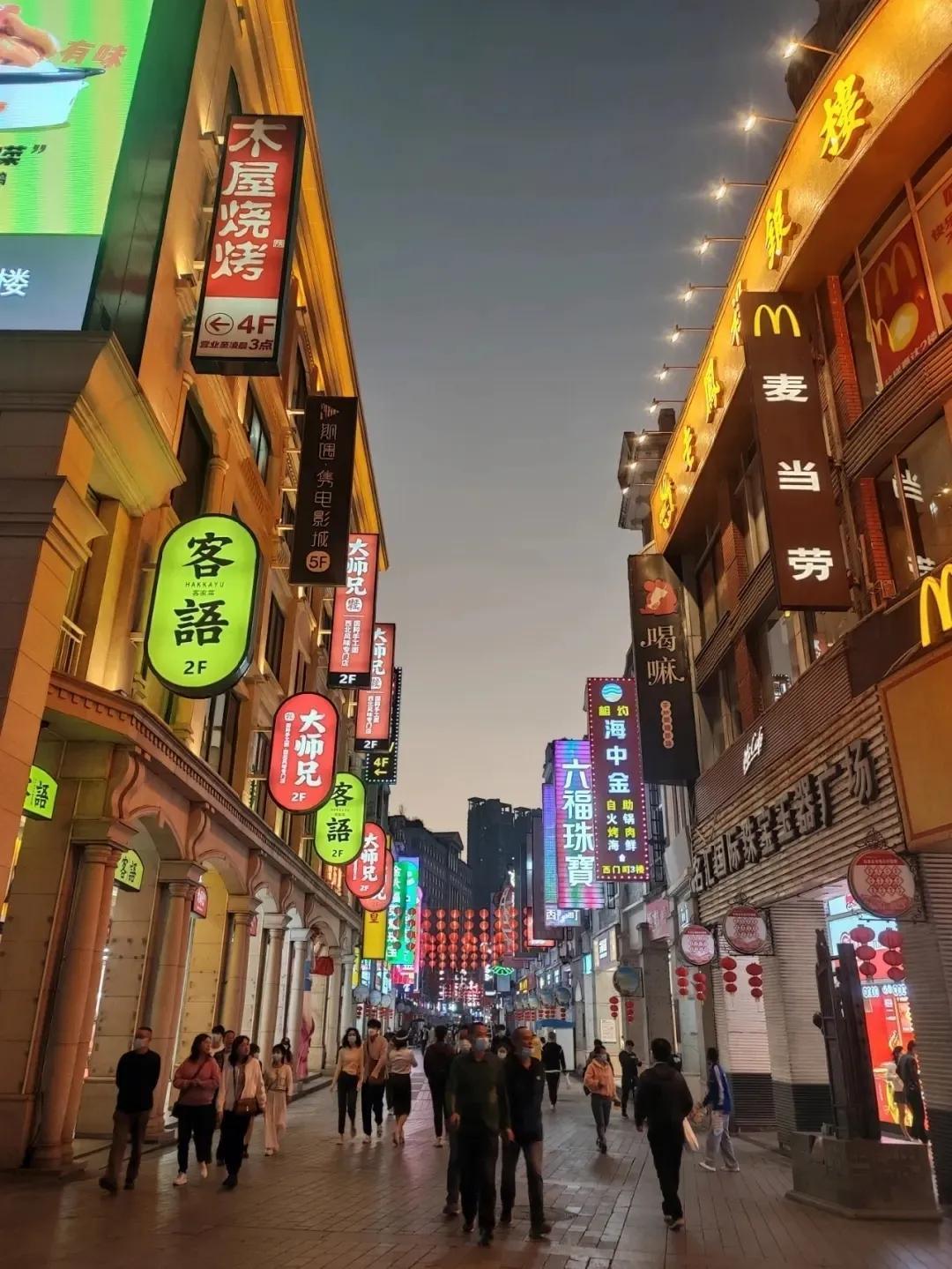广州荔湾广场灵异事件(非正常死亡全记录)