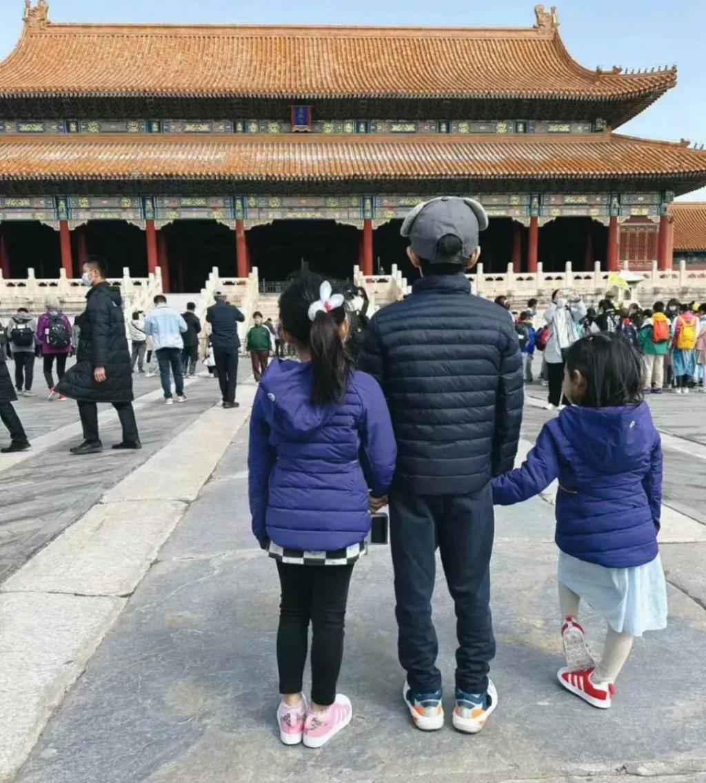 霍中曦:长得不像爸爸霍启刚爷爷霍震霆,反而像太爷爷