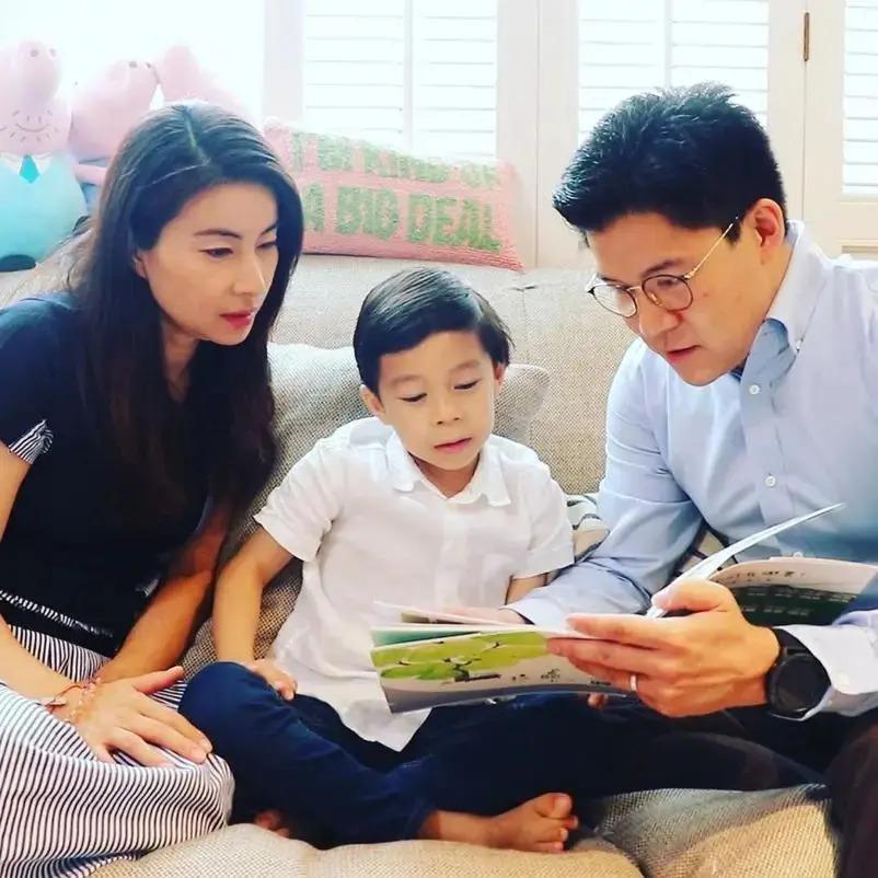 霍中曦:长得不像爸爸霍启刚爷爷霍震霆,反而像太爷爷