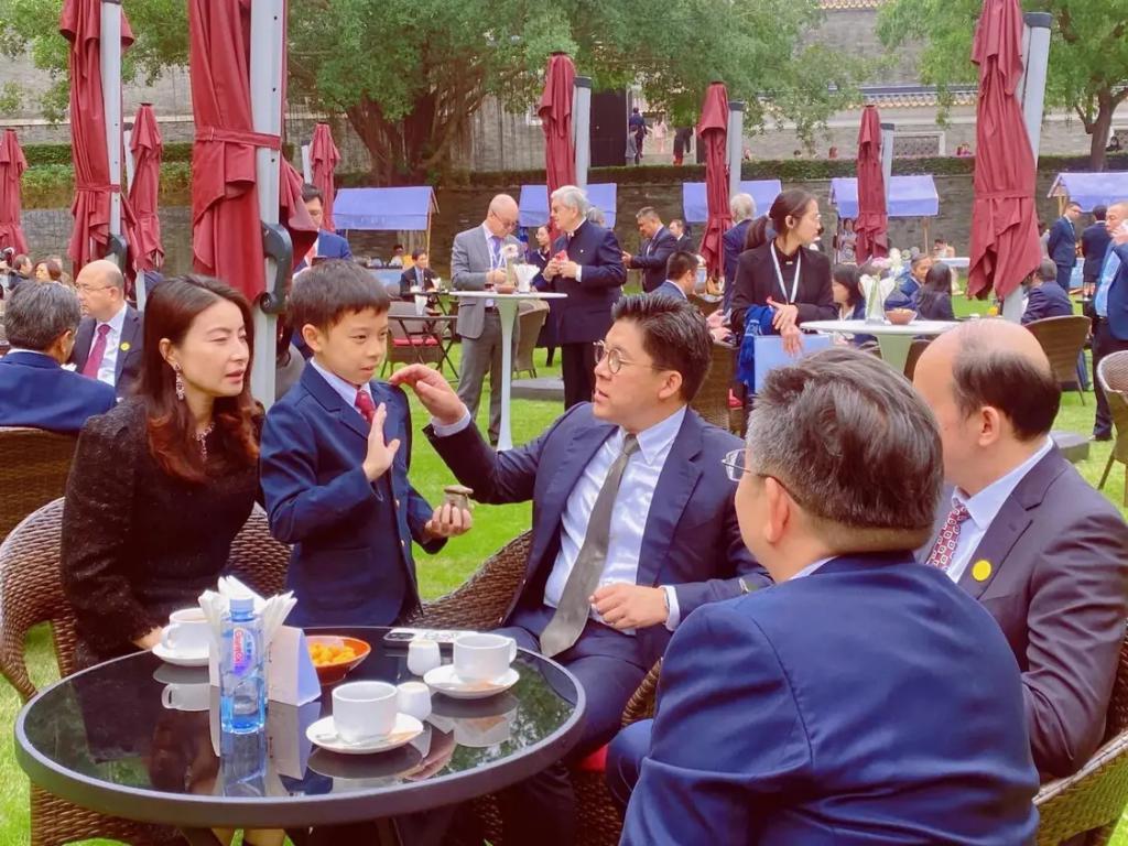 霍中曦:长得不像爸爸霍启刚爷爷霍震霆,反而像太爷爷