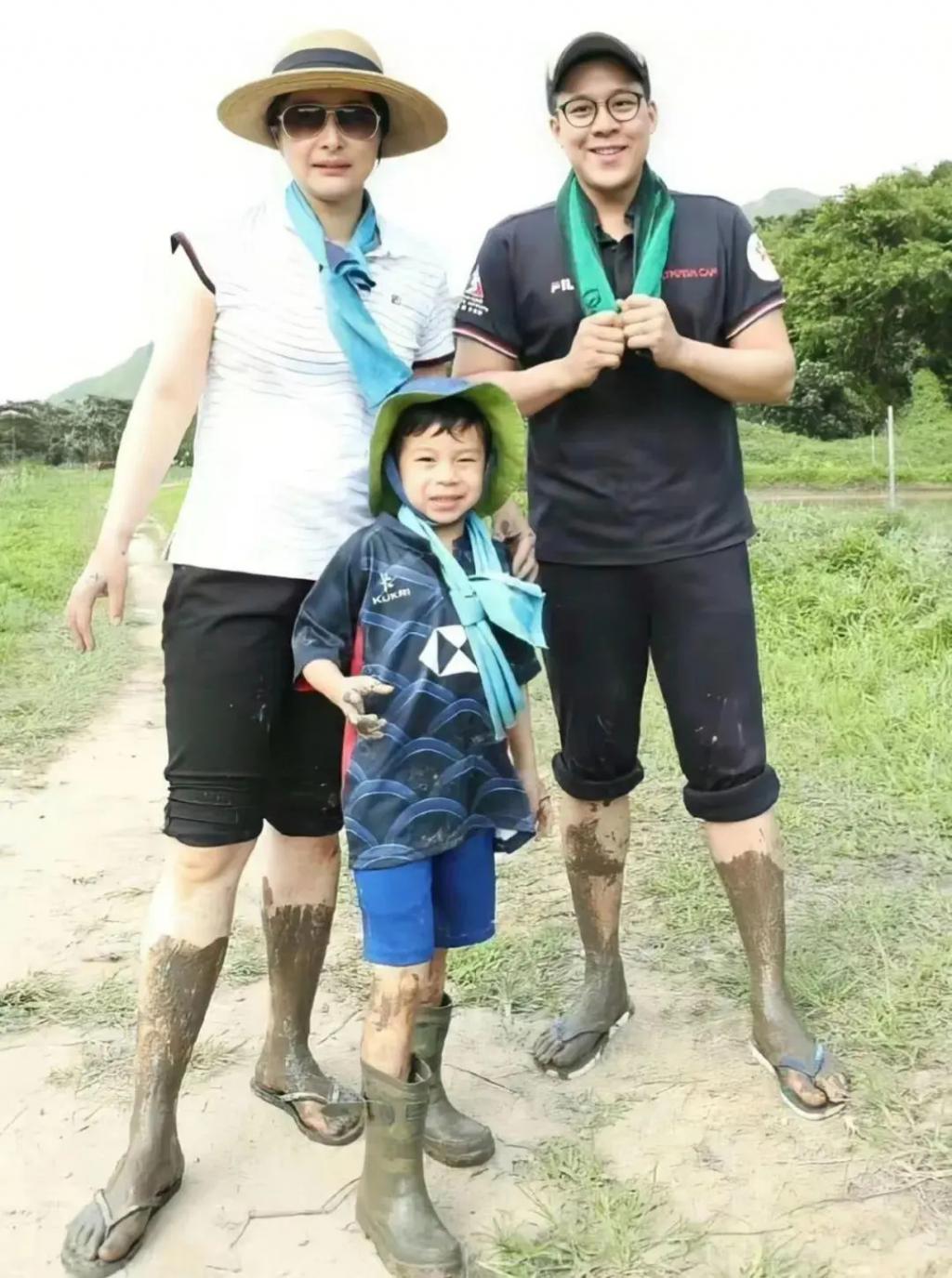 霍中曦:长得不像爸爸霍启刚爷爷霍震霆,反而像太爷爷