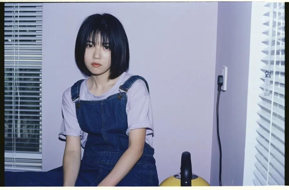 00后学妹夏日清新写真图片