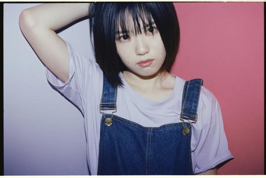 00后学妹夏日清新写真图片