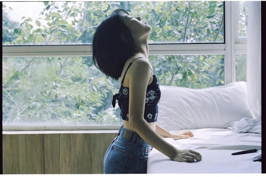 00后学妹夏日清新写真图片