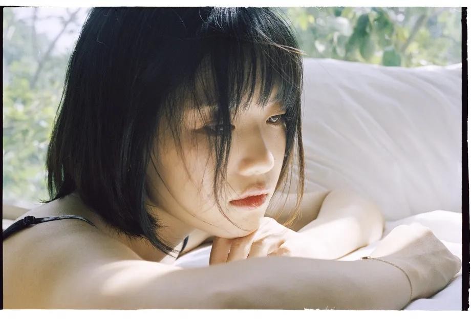 00后学妹夏日清新写真图片