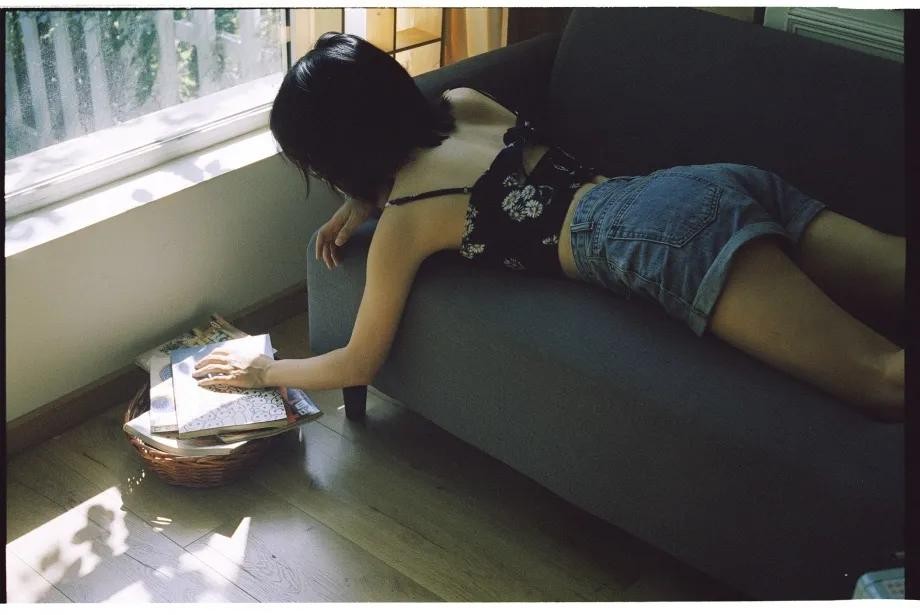 00后学妹夏日清新写真图片