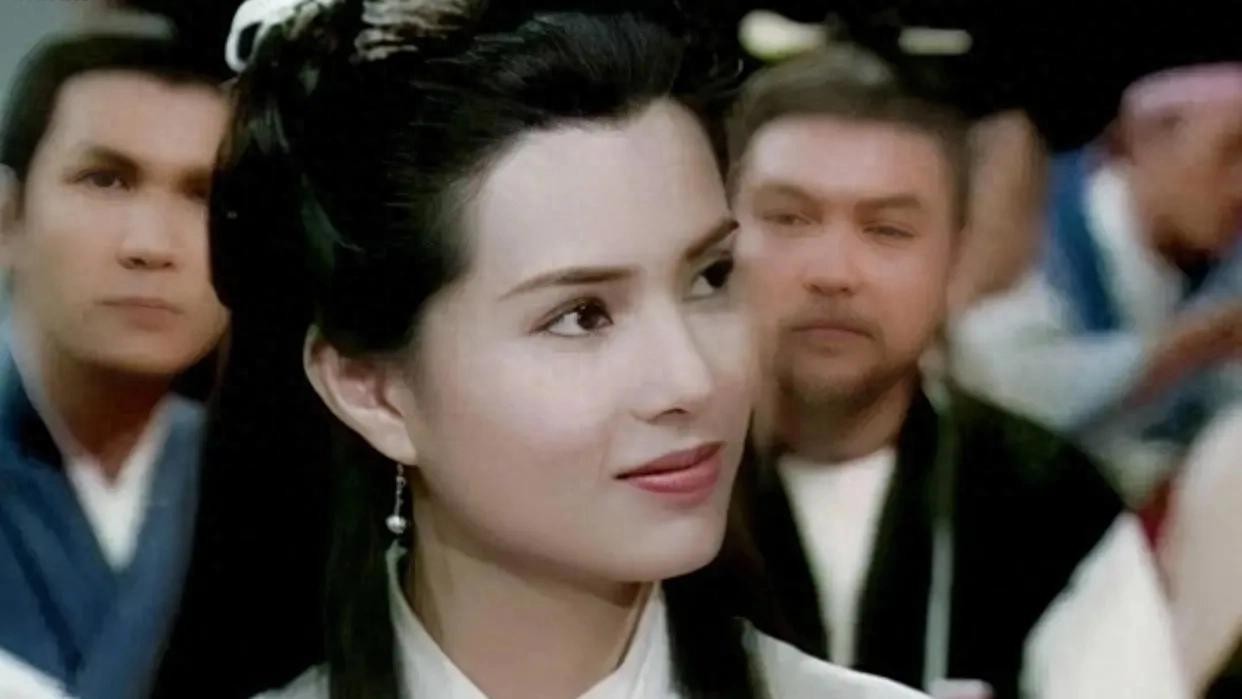 劲爆!昔日小龙女被富商“玩弄”十年,还倒贴数亿!下场太凄惨