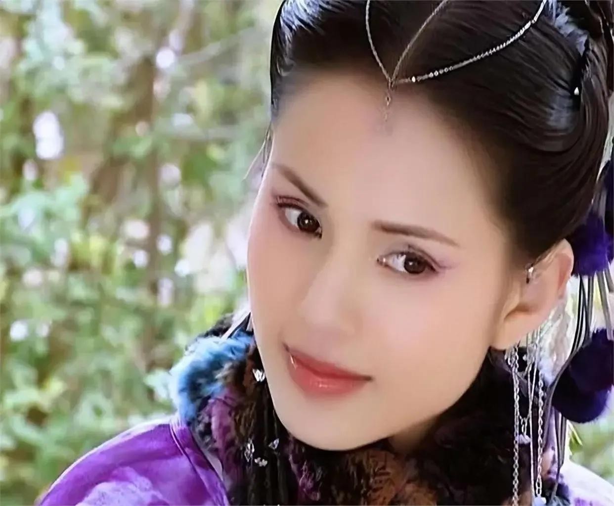 劲爆!昔日小龙女被富商“玩弄”十年,还倒贴数亿!下场太凄惨