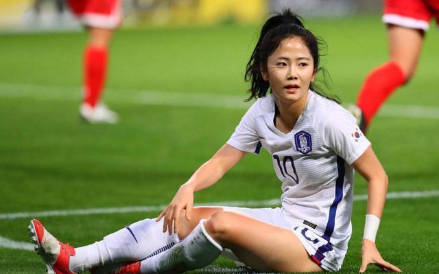 韩国足球第一美女,因太谦虚说自己不好看走红,28岁回国美出天际