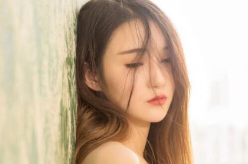 女朋友说冷怎么回复她?了解她说冷的小心思