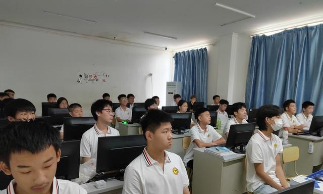 北大计算机专业的卓越教育与就业前景