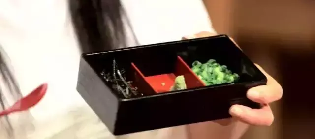 一份鳗鱼饭三种吃法,卖到3600日元,连蔡澜都说好吃得要命