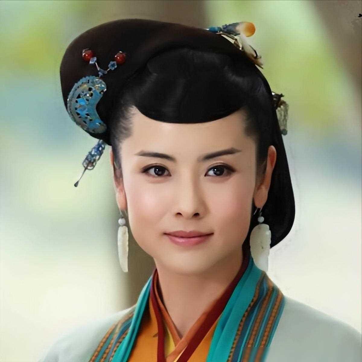 演员杨明娜41岁结婚,高龄生子,44岁与老公田亮离婚,如今怎