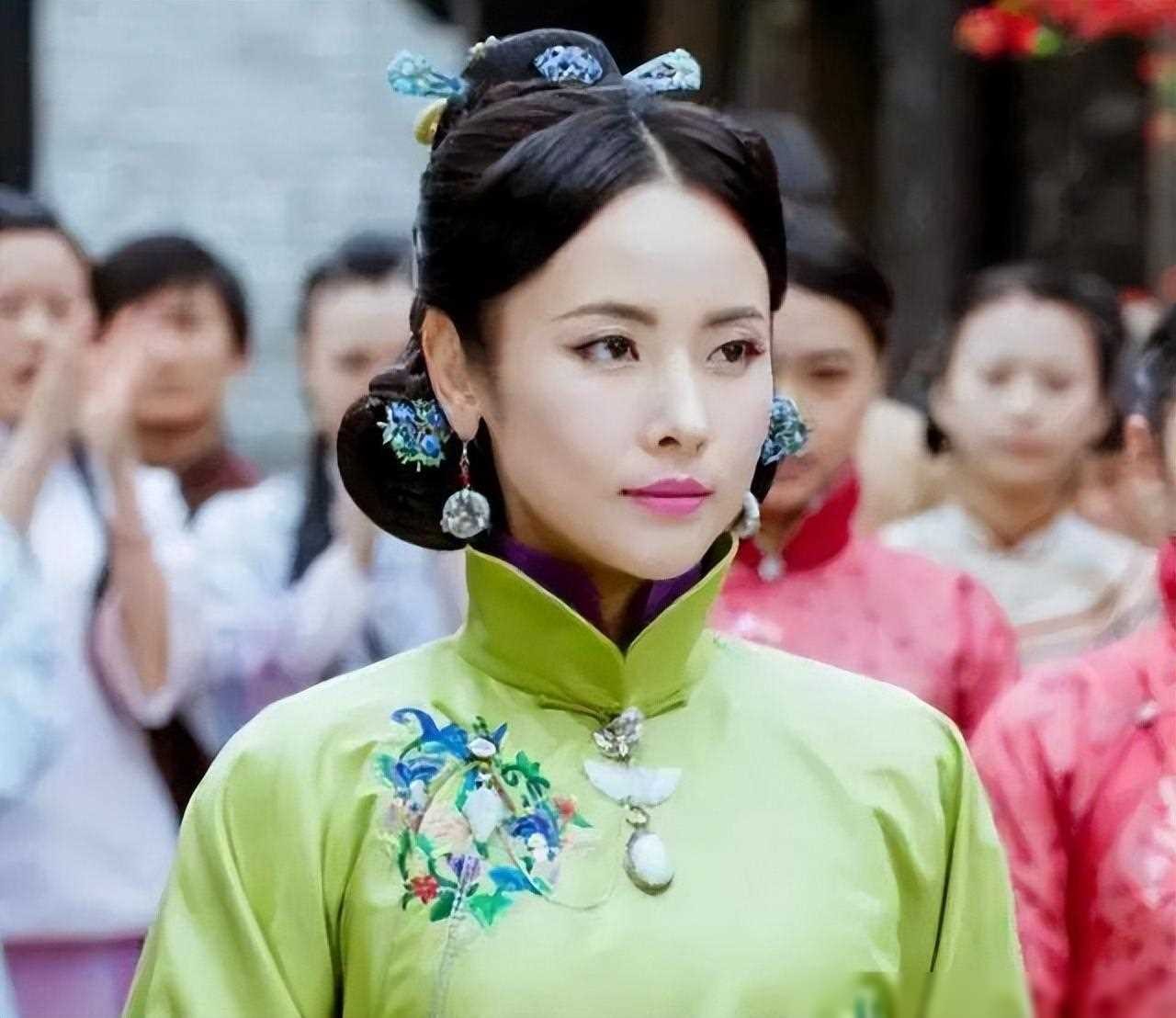 演员杨明娜41岁结婚,高龄生子,44岁与老公田亮离婚,如今怎