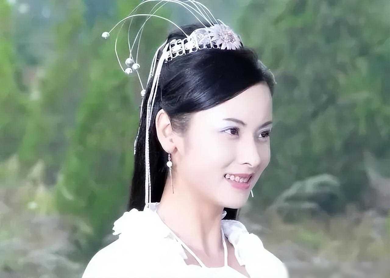 演员杨明娜41岁结婚,高龄生子,44岁与老公田亮离婚,如今怎