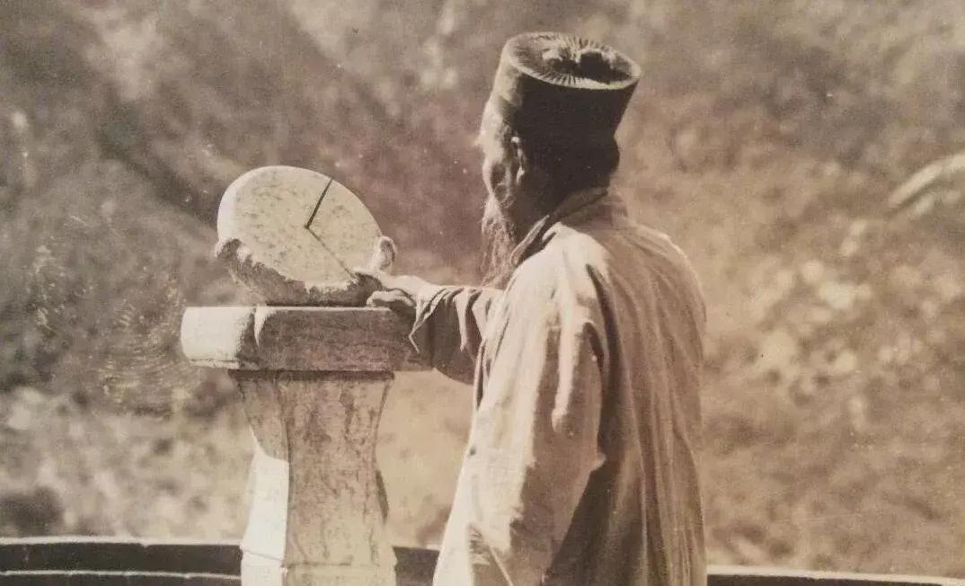 《鬼吹灯》深渊:探秘地仙村的神秘计划与家族使命