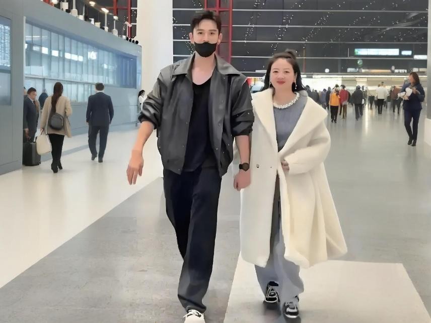 演员经超:我28岁娶二婚富婆,最开心的时光就是老婆挣钱我花钱